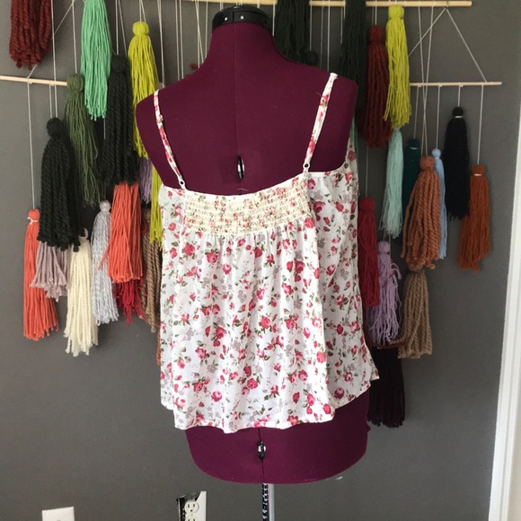 Loose Floral Spaghetti Strap Blouse - Picture 2 of 3